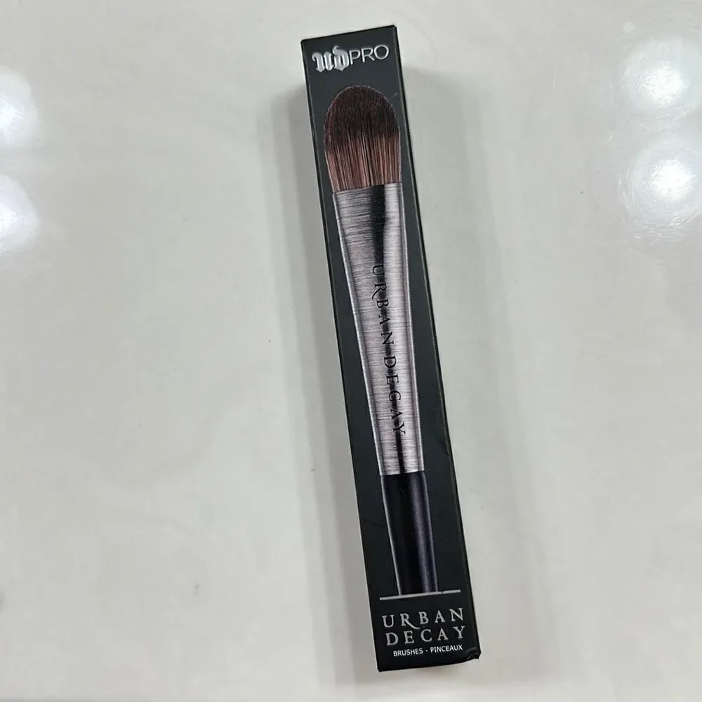New Urban Decay Pro Flat Optical Blurring Brush F-108